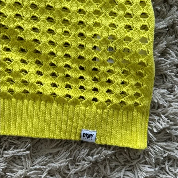 DKNY - Picture 3 of 3